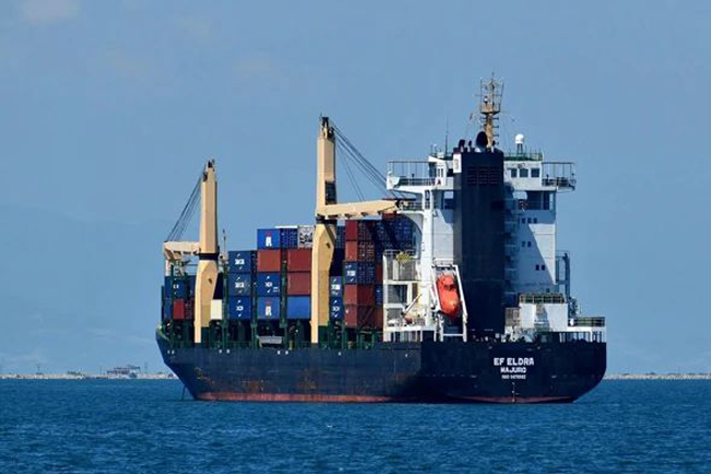 Xuất khẩu lốp của Trung Quốc cho thấy sự tăng trưởng mạnh mẽ vào tháng 5 năm 2025